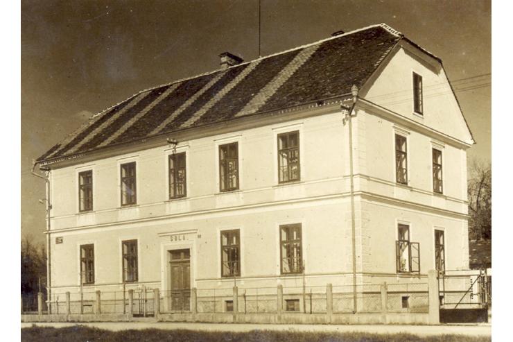Dvorazredna ljudska šola v Jaršah leta 1906