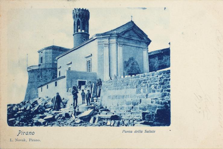 Piranski svetilnik in cerkev Marije Zdravja, 1899. Razglednica iz domoznanske zbirke Mestne knjižnice Piran