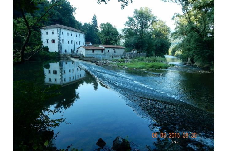 Pekel, foto Dušan Ličen, iz albuma fotografij na spletni strani Vremenska postaja Branik Korp  