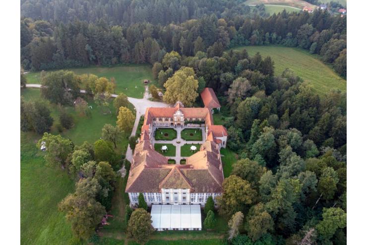 Baročni Attemsov dvorec Štatenberg
