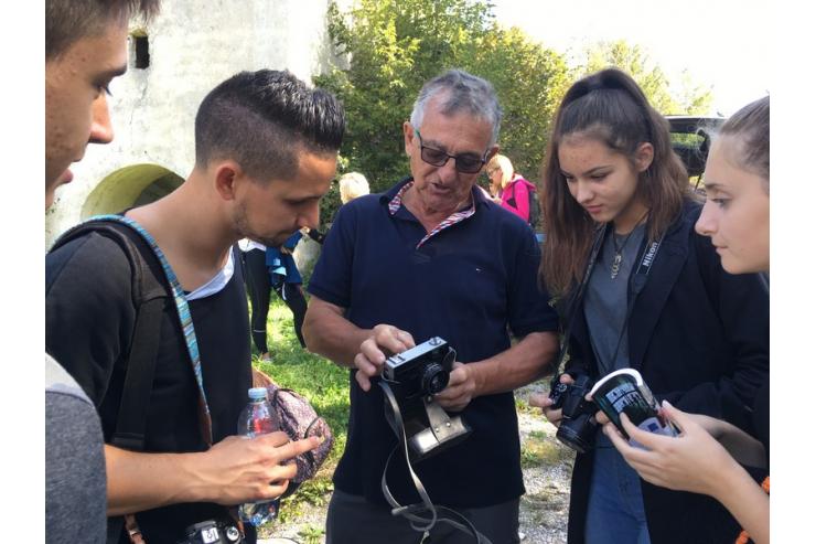 Fotografsko potepanje po kočevarski vasi