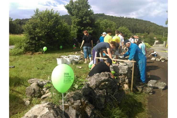 KAMENTON - celodnevna akcija popravila suhega zidu za otroke šol in vrtcev