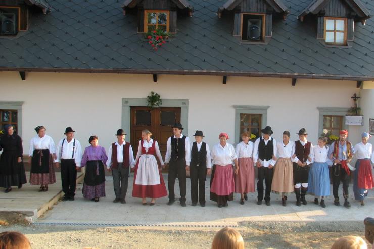 Urška Zlatolaska, igra na prostem
