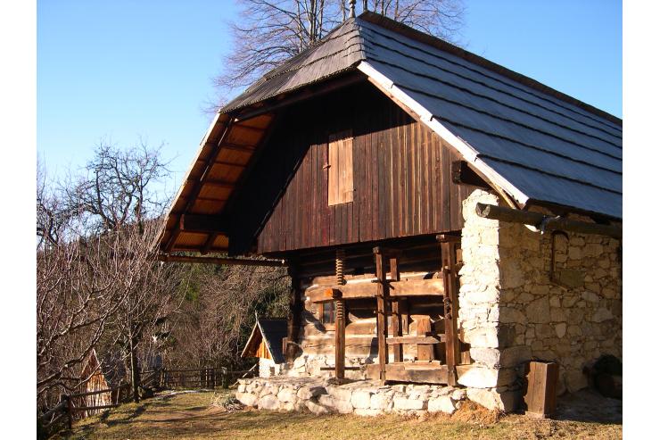 Kavčnikova domačija