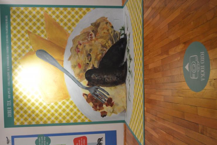 Fotografiraj se v krožniko s slovensko tradicionalno hrano!