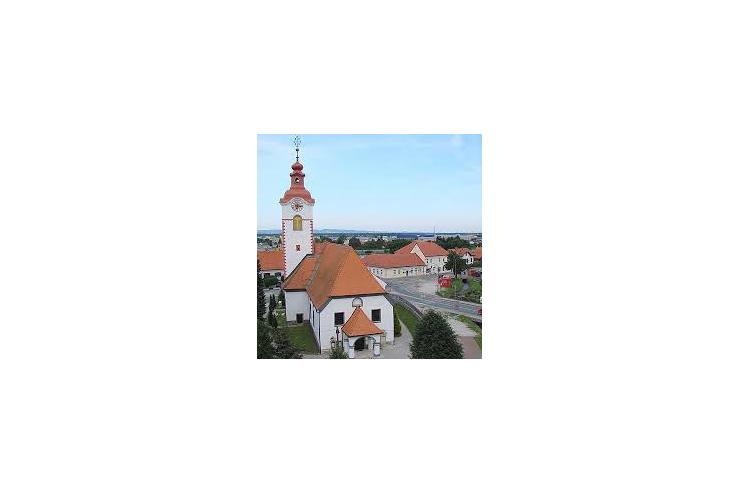 Cerkev Svetega Jurija v osrčju Hoč