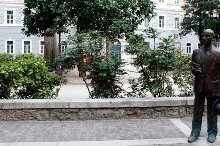 Trst, park na Trgu Hortis