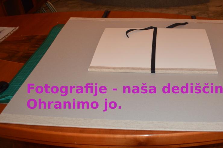 Fotografije - naša dediščina. Ohranimo jo. Mape za hranjenje fotografij, ki si nastele v projektu Zavod Trismegistus Zaščitimo predmete - ohranimo spomine.