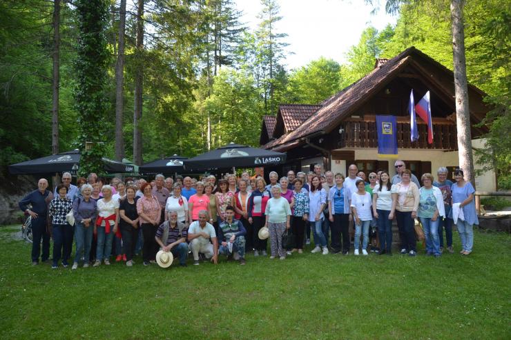 Udeleženci 3UŽO v Starem malnu pri Vrhniki. Leto 2023.