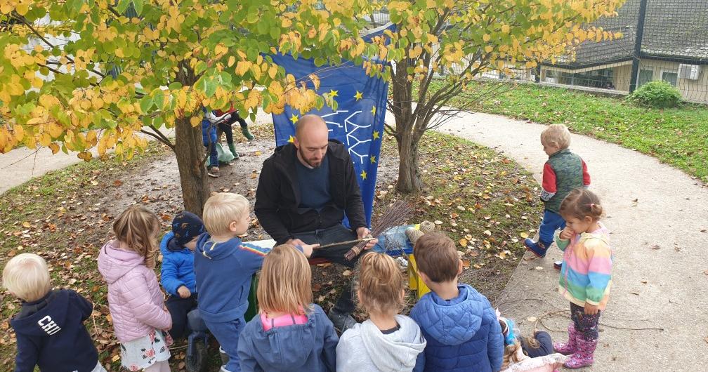 Izdelovanje brezovih metlic Izdelovanje brezovih metlic