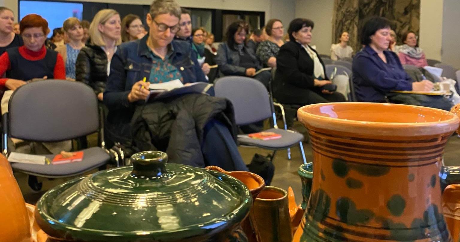 Kulturni bazar 2023 - predavanje DEKD in TKD 2023: Redka in dragocena znanja, spretnosti in poklici Kulturni bazar 2023 - predavanje DEKD in TKD 2023: Redka in dragocena znanja, spretnosti in poklici
